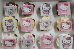 Mini Hello Kitty Cupcakes