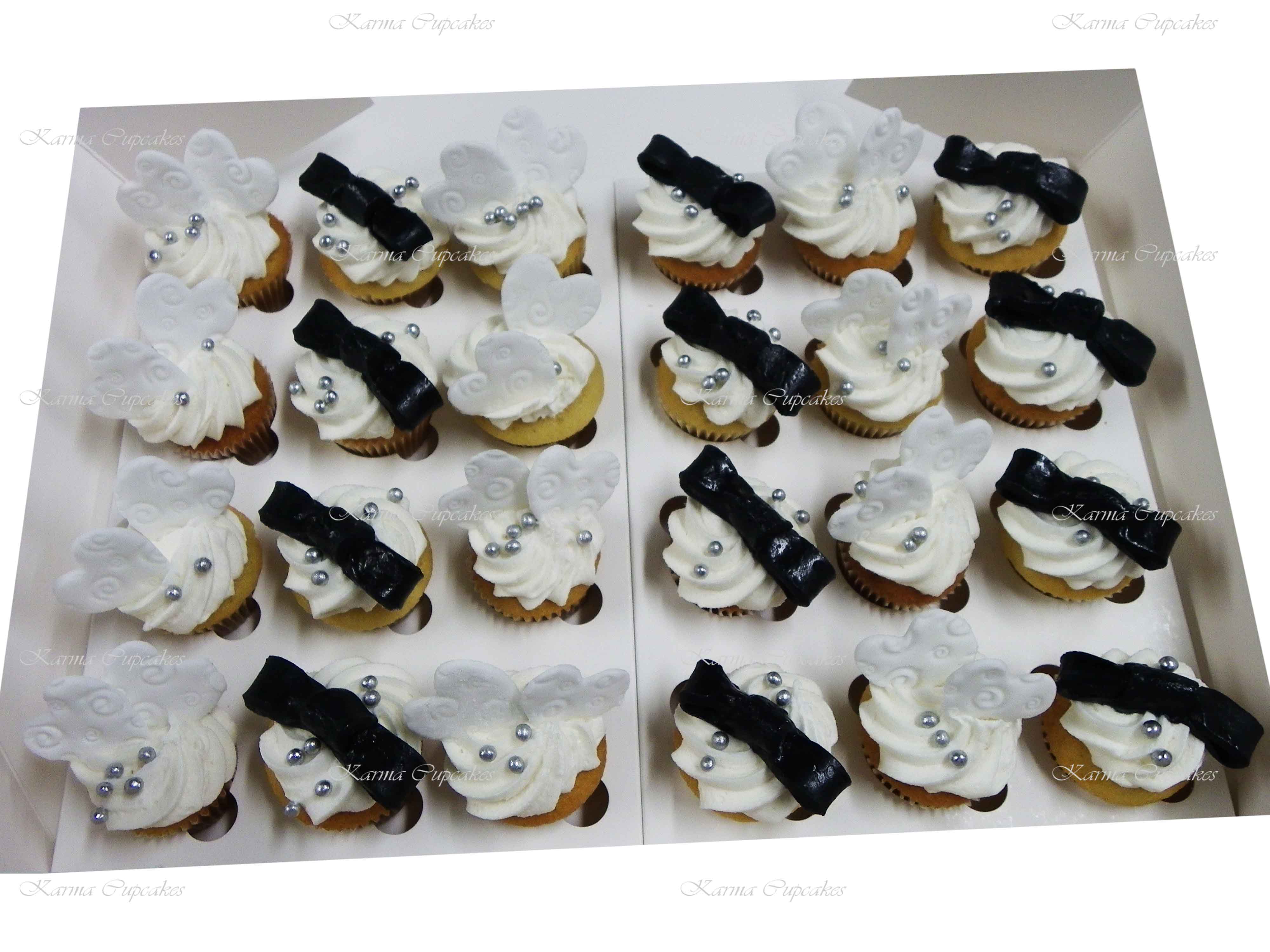 Engagement Mini Cupcakes
