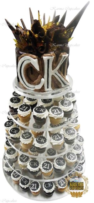 Toffee and Chocolate Shards 6” cake for your cupcake tower
