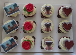 Moulin Rouge Mini Cupcakes